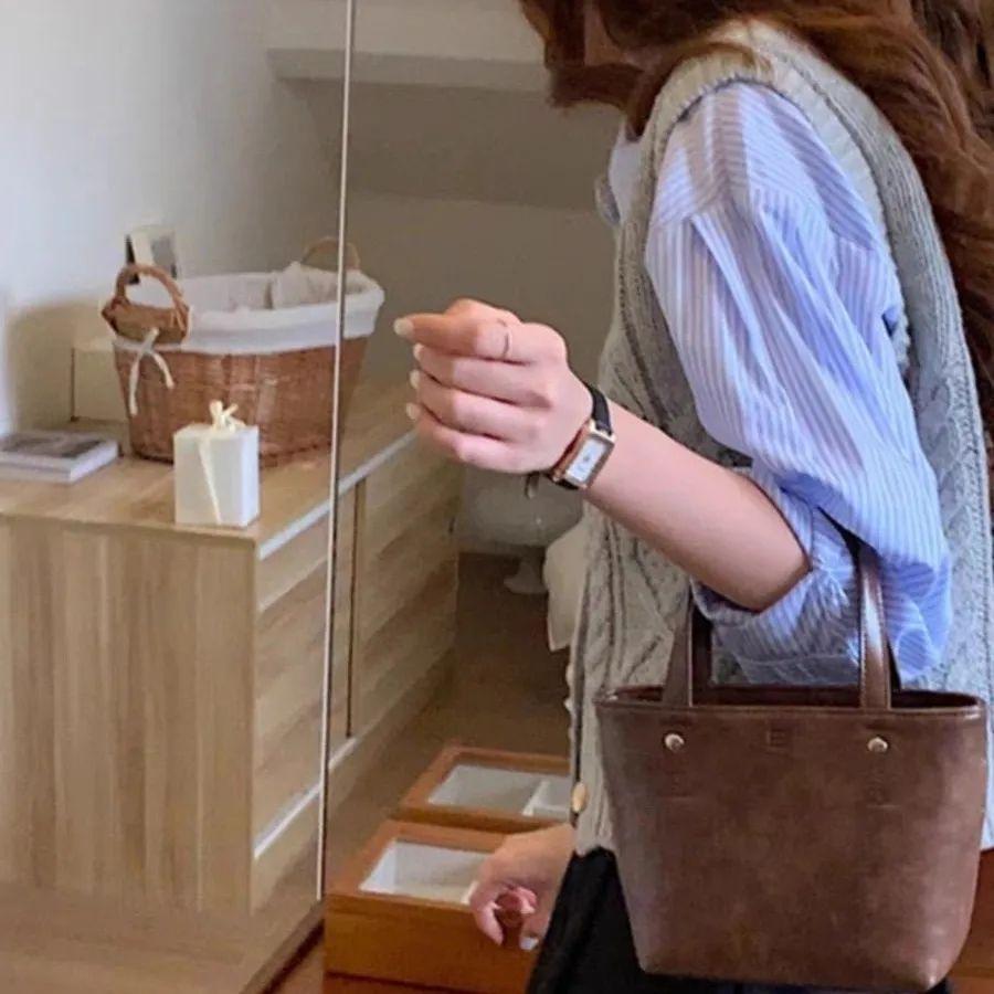 

Niche Design 2025 Autumn/Winter Minimalist Vintage Women s Tote - Large Capacity Shoulder Handbag