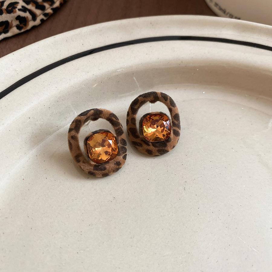 Geometric Leopard Print Heart Flower Stud Earrings - Retro & Versatile Luxury for Women