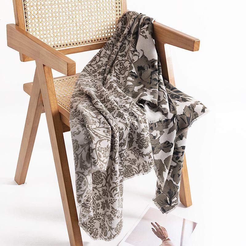 Winter Plant Flower Imitation Cashmere Scarf For Women'S Commuting, Cold Proof And Neck Protection, Fashionable, Elegant And Warm Shawl
