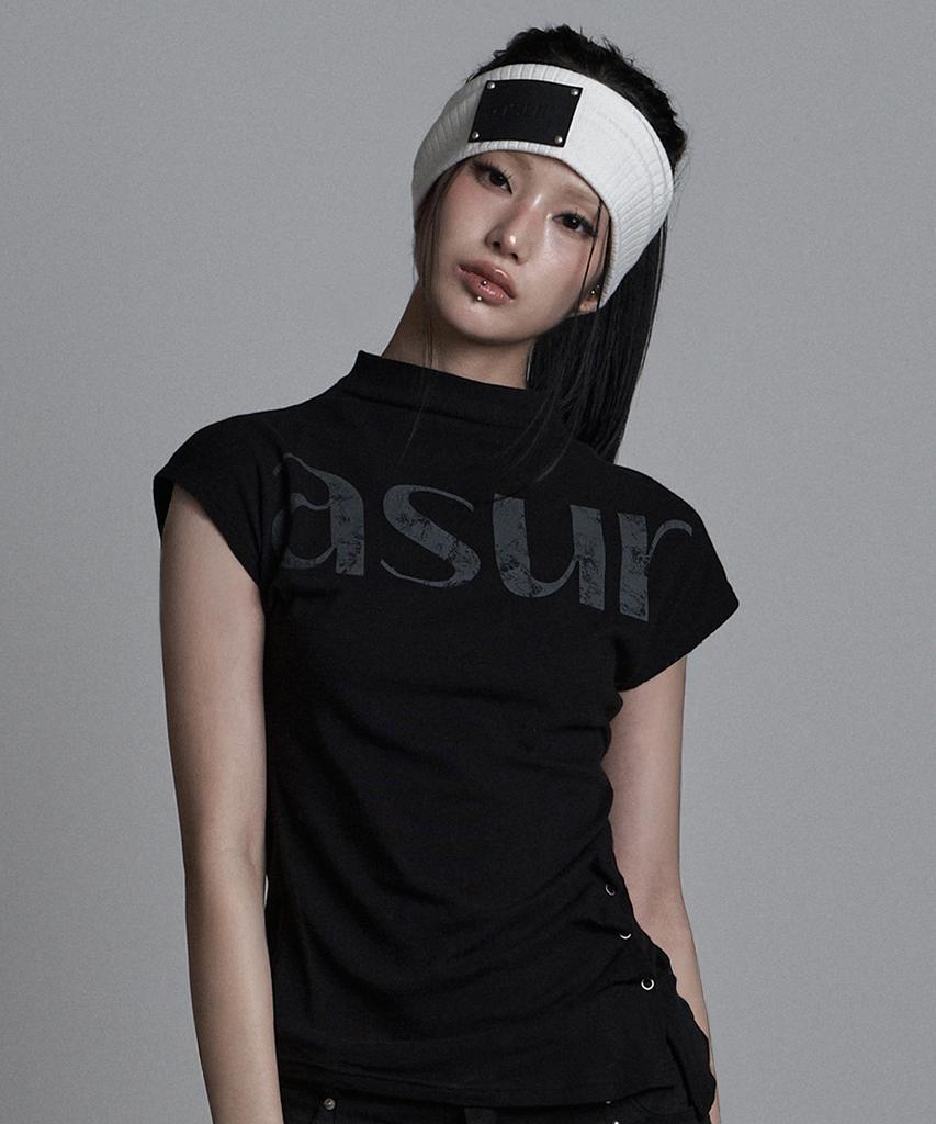 Aejeuyua Side Snap Half Neck T-Shirt Black