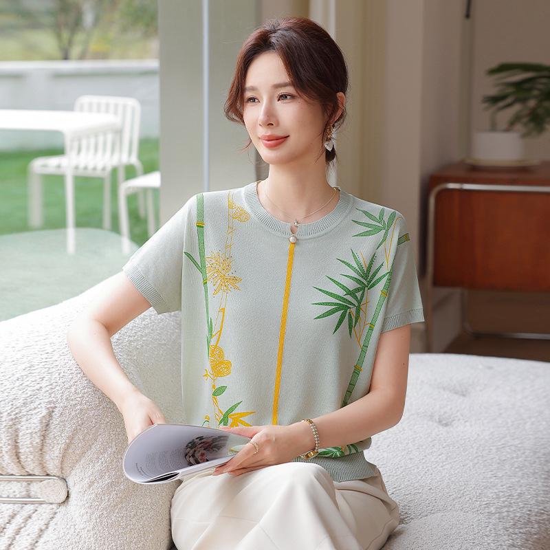 

2026 Stylish Mother s Day Ice Silk Short-Sleeve Top for Middle-Aged Women 4XL (Recommended 135-150 lbs) зелений