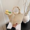 New Fashion and Art Handmade Grass Weaving Less Lady Pastoral Seaside Vacation Beach Photo Versatile Handbag