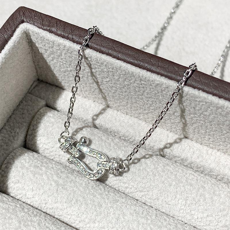 F High Version V Gold Full Diamond Small Necklace Women's Plated 18K Diamond Collarbone Chain Light Luxury