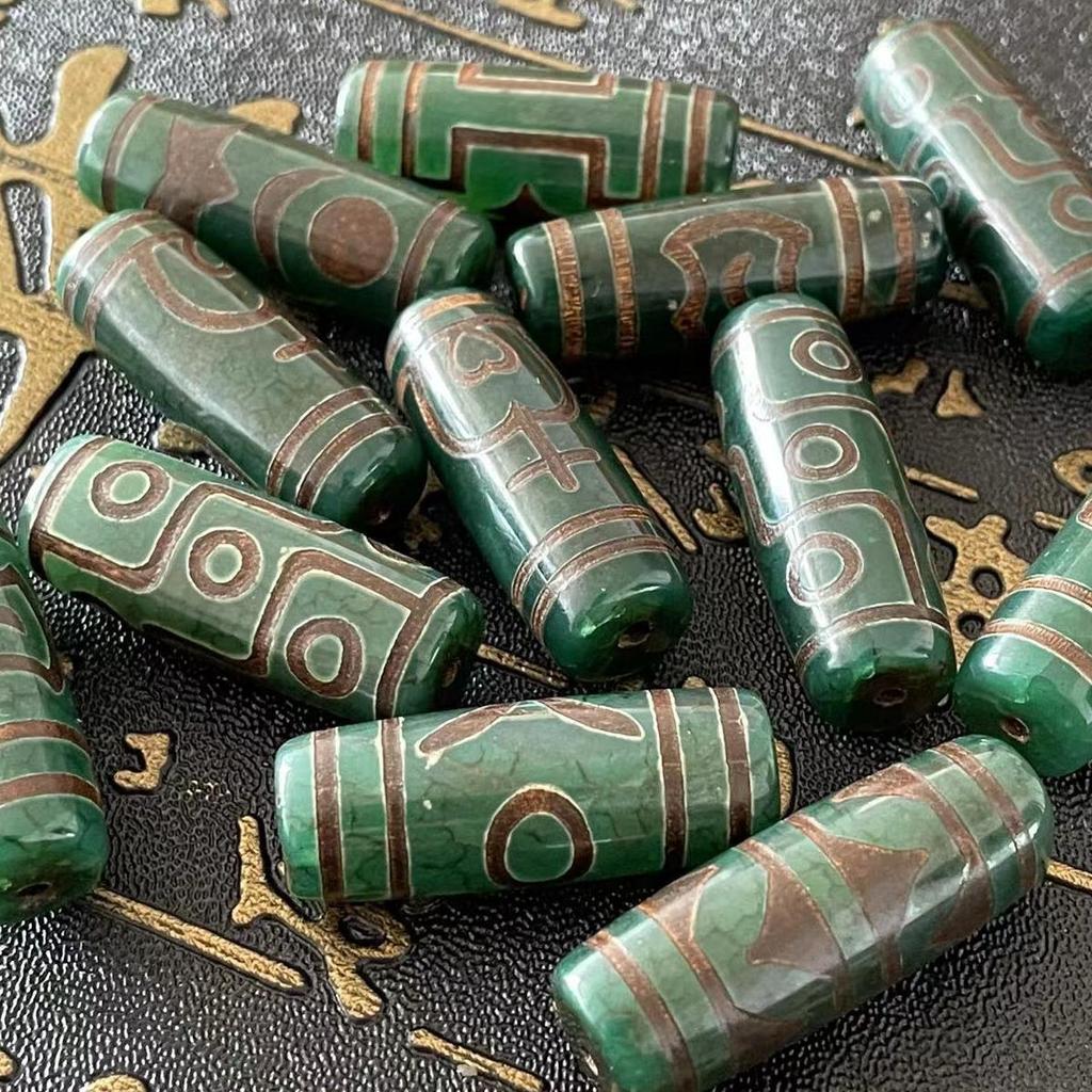 Tibetan Dzi Green Chalcedony Barrel Beads Locket with Patterned Pendant, 30cm Long