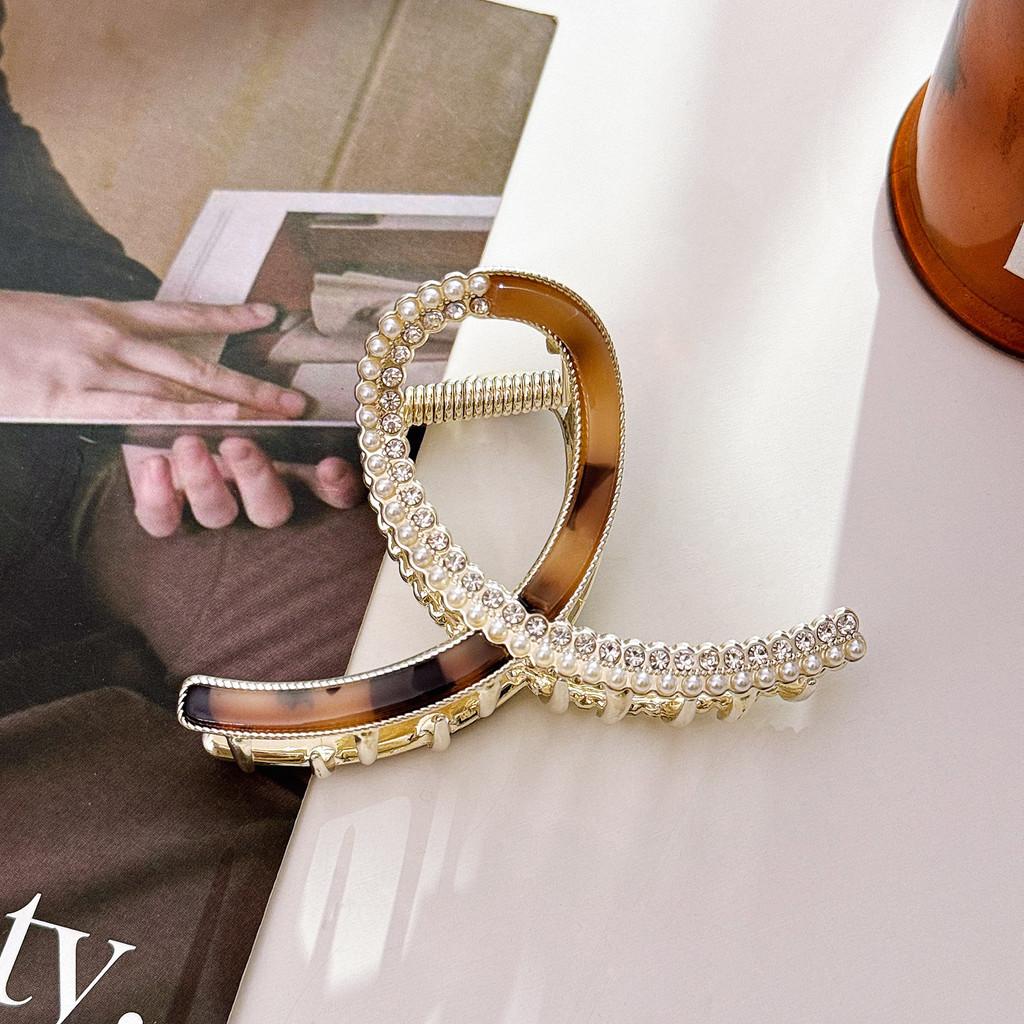 

Elegant Korean Style Pearl And Rhinestone Hair Clip For Fashionable Women In Tortoise Shell And Pink Colors Tortoise8.6cm