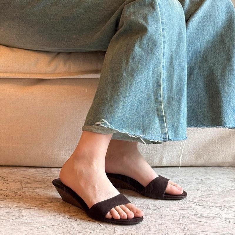 Retro Simple Outer Wear Open-toed Sandals 2025 Summer New Outer Wear Casual Vacation Beach Wedge Heel One-word Slippers