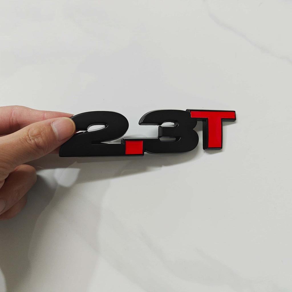 Autocollant Insigne Métallique 3D Badge 2.3T Cylindrée Emblème d'Aile Arrière pour GT Shelby