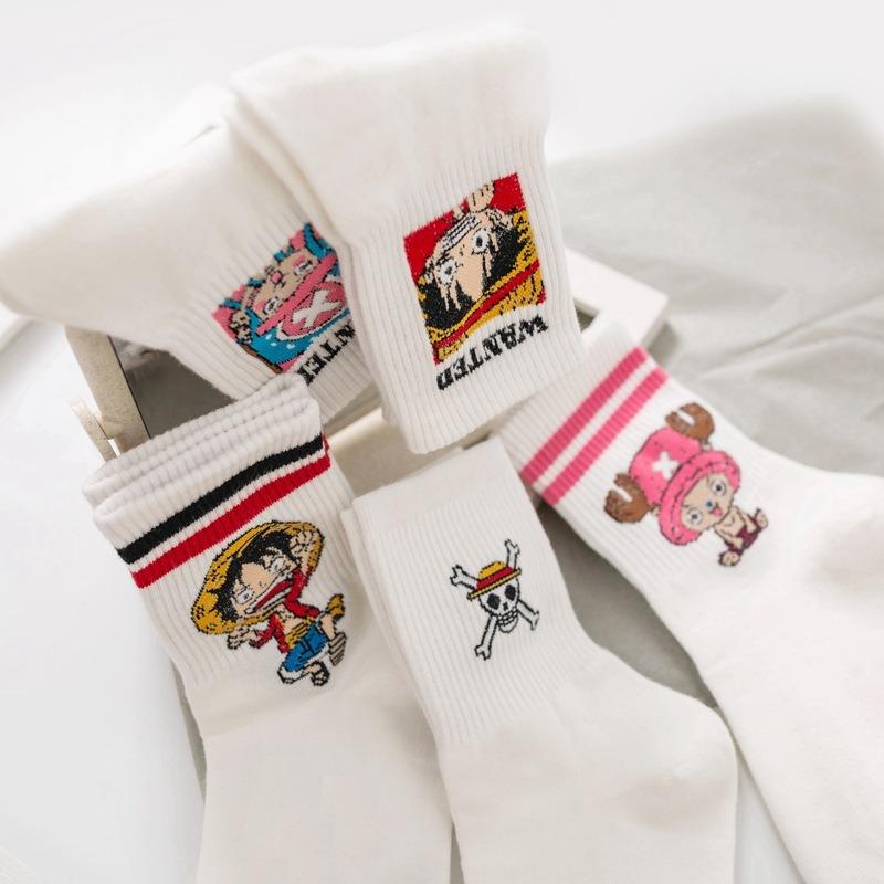One Piece Neueste Anime Socken Cartoon Luffy Niedlich und Charmant Chopper Blütezeit Herbstzeit Baumwolle Kurze Socken Accessoire designed für Männer Frauen