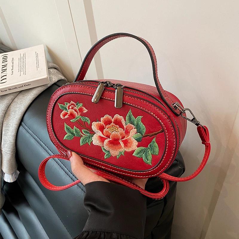 Exquisite Flowers Embroidery Crossbody Bags Sense of Luxury Solid PU Shoulder Bags 2026 New Grace Chinese Style Women's Handbags
