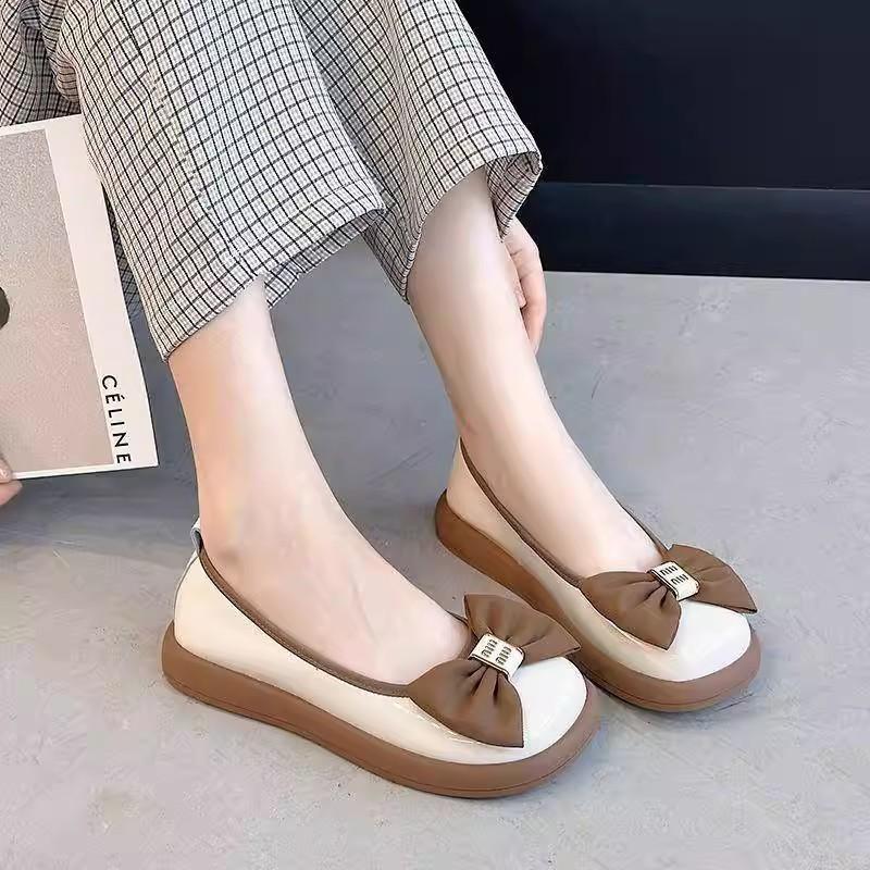 Low-heeled shallow-mouth one-pedal shoes for women's comfortable small leather shoes, new soft-soled single shoes in summer