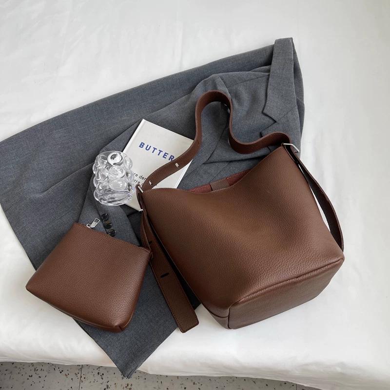 

FLYING STARS Fashion Retro Solid Color Leather Women s Shoulder Bag Designer Korean Women s Handbag Underarm Big Bucket Bag 33cmX29cmX20cm