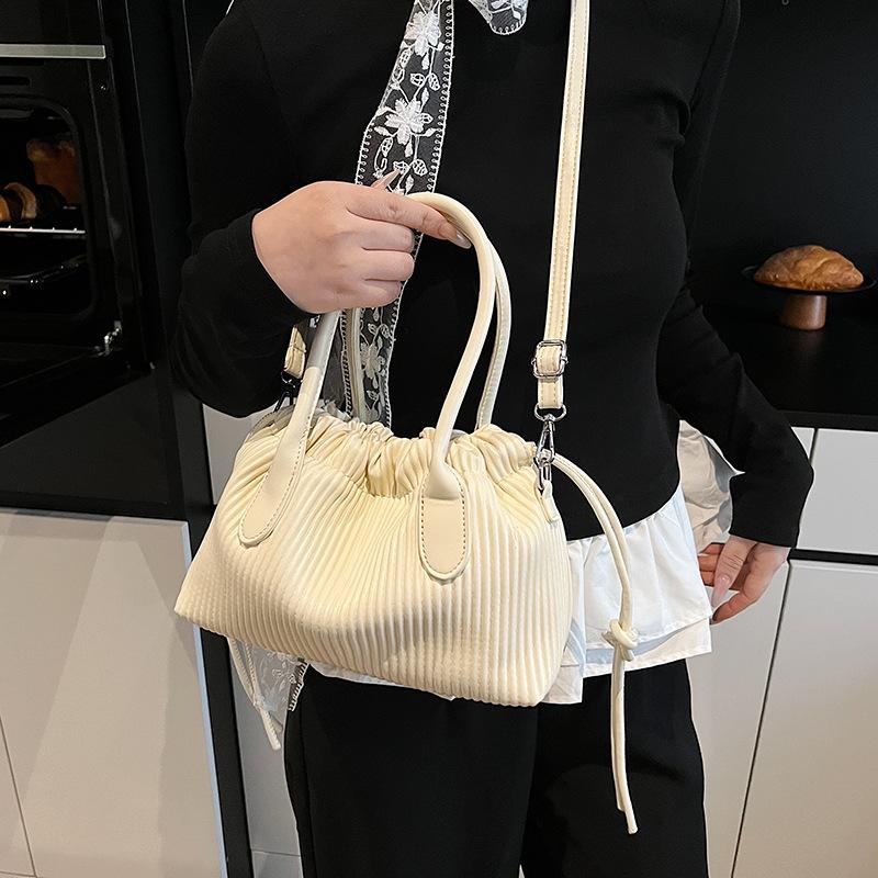 New Fashion Handbag Women's New Shoulder Messenger Bag