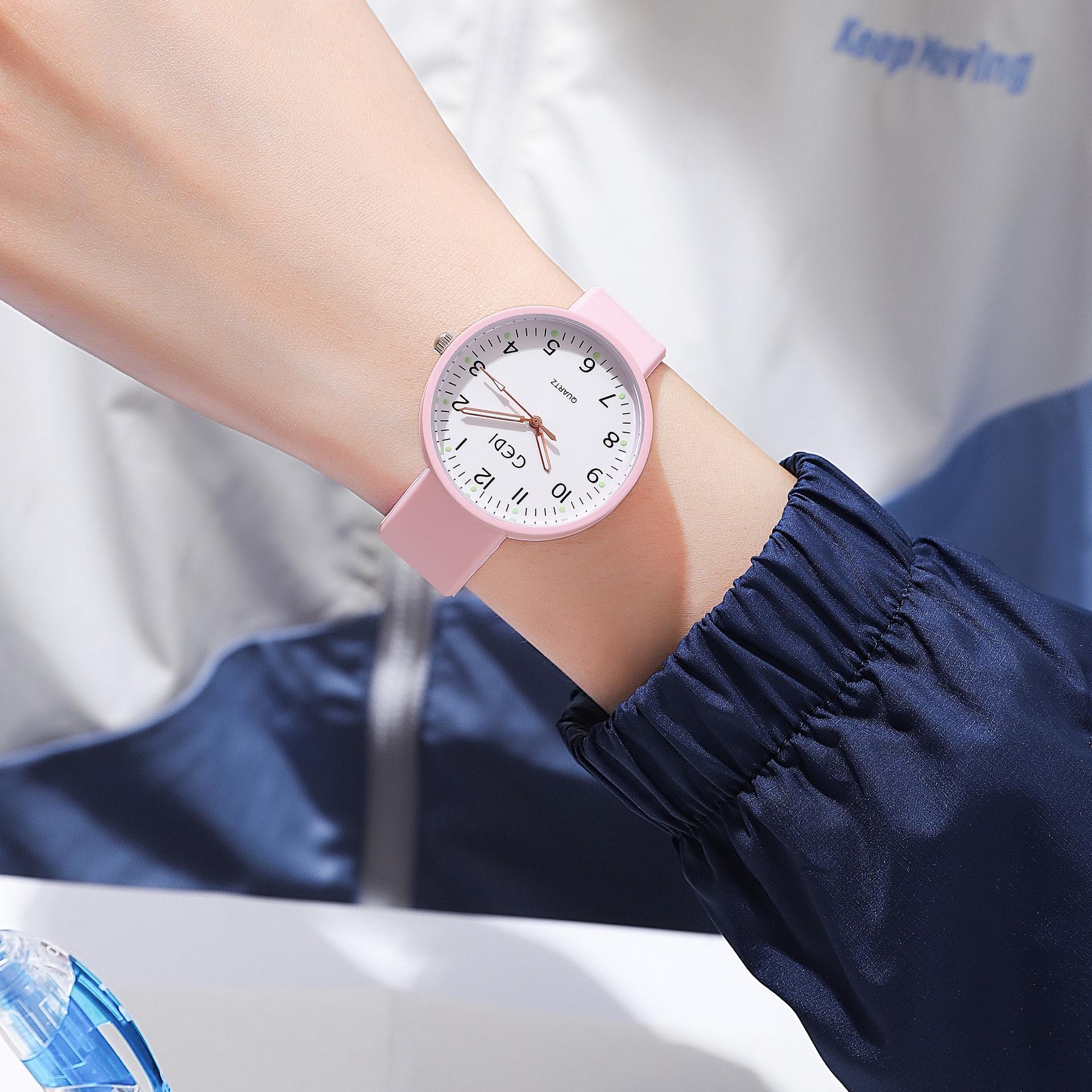 Fashion Accessorie Women's Green/Pink/White Summer Jelly Silicone Watch Fashionable And Simple Student Luminous Watch Quartz Waterproof Watch