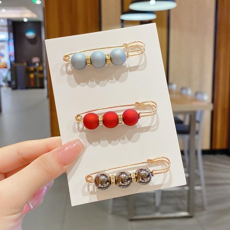 Women's Invisible Pearl Brooch: Anti-Exposure Collar Pin for Shirts and Corsages.