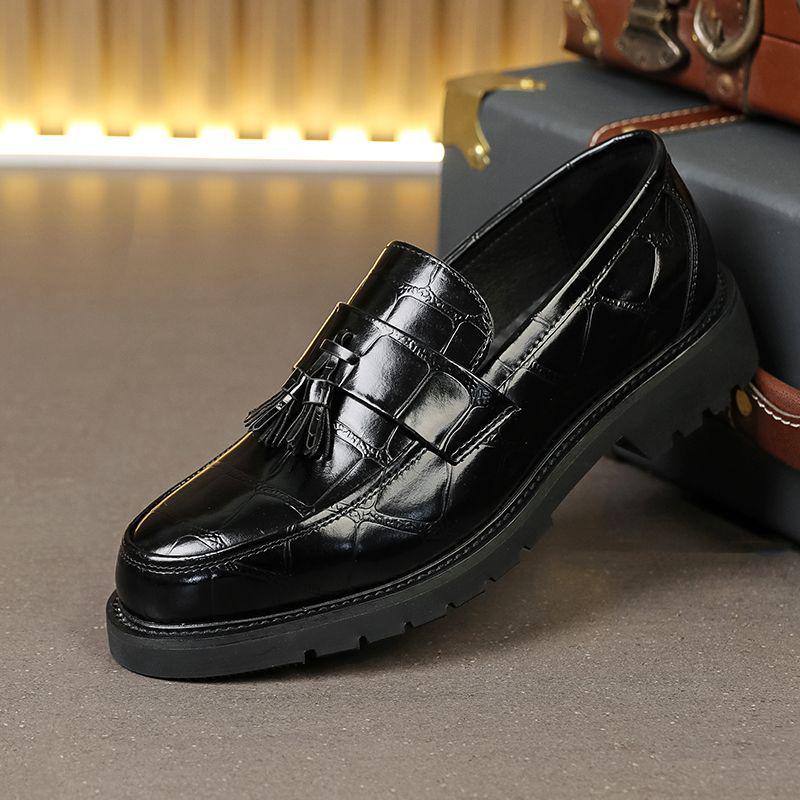 Herren Slipper aus Leder mit Krokodilmuster und Quaste - Spitz zulaufend, Britischer & Koreanischer Stil für formelle Anlässe, Business oder Hochzeit.