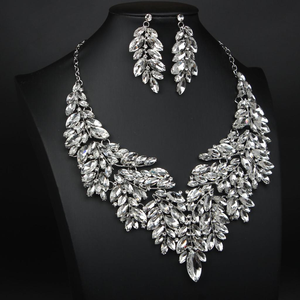 2026 European and American Exaggerated Atmosphere Luxury Artificial Crystal Necklace Earrings Set Female Banquet Dress Bride Accessories