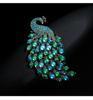 Bunte Pfau-Brosche - Diamantenbesetztes Modeaccessoire für Damen