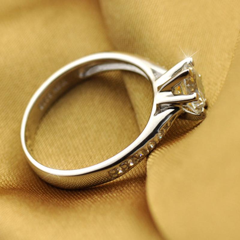 Xiang'er 70-Point Diamond-Style Silver Ring, Six-Prong Setting, Women's Japanese/Korean Wedding Gift Style.