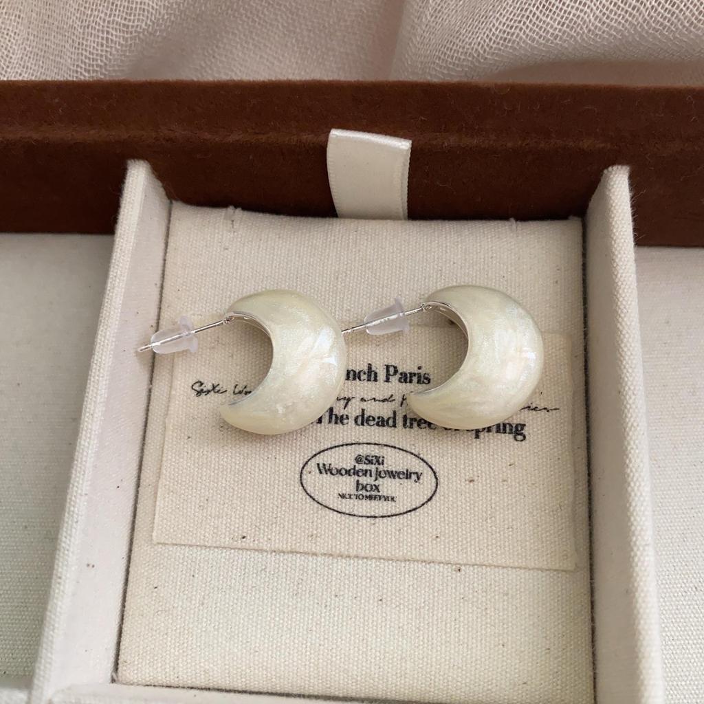 French Retro Oil Drip Color Semi-Round Stud Earrings, Niche Design Sense, Individuality, Simple Temperament, Versatile Earrings, Earrings.
