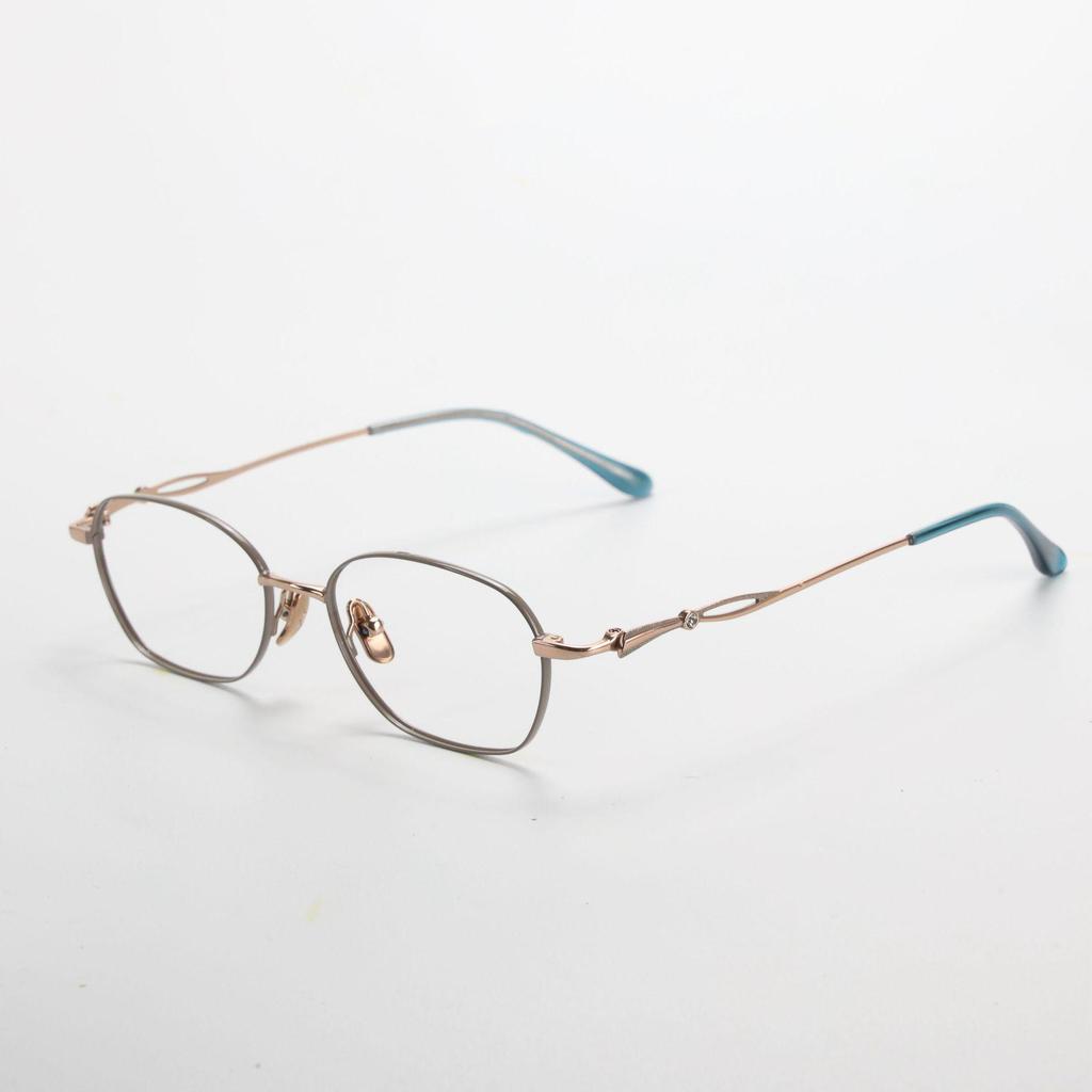 Unisex M6717S Titanium & Acetate Retro Eyeglass Frame – Prescription-friendly for Nearsightedness