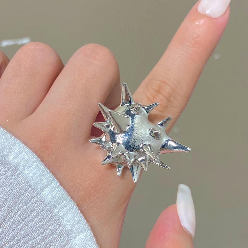 Personalized Sea Urchin Rivets Geometric Metal Stud Earrings Female Punk Hip Hop Cold Wind Earrings Fashion Design Sense Earrings Tide