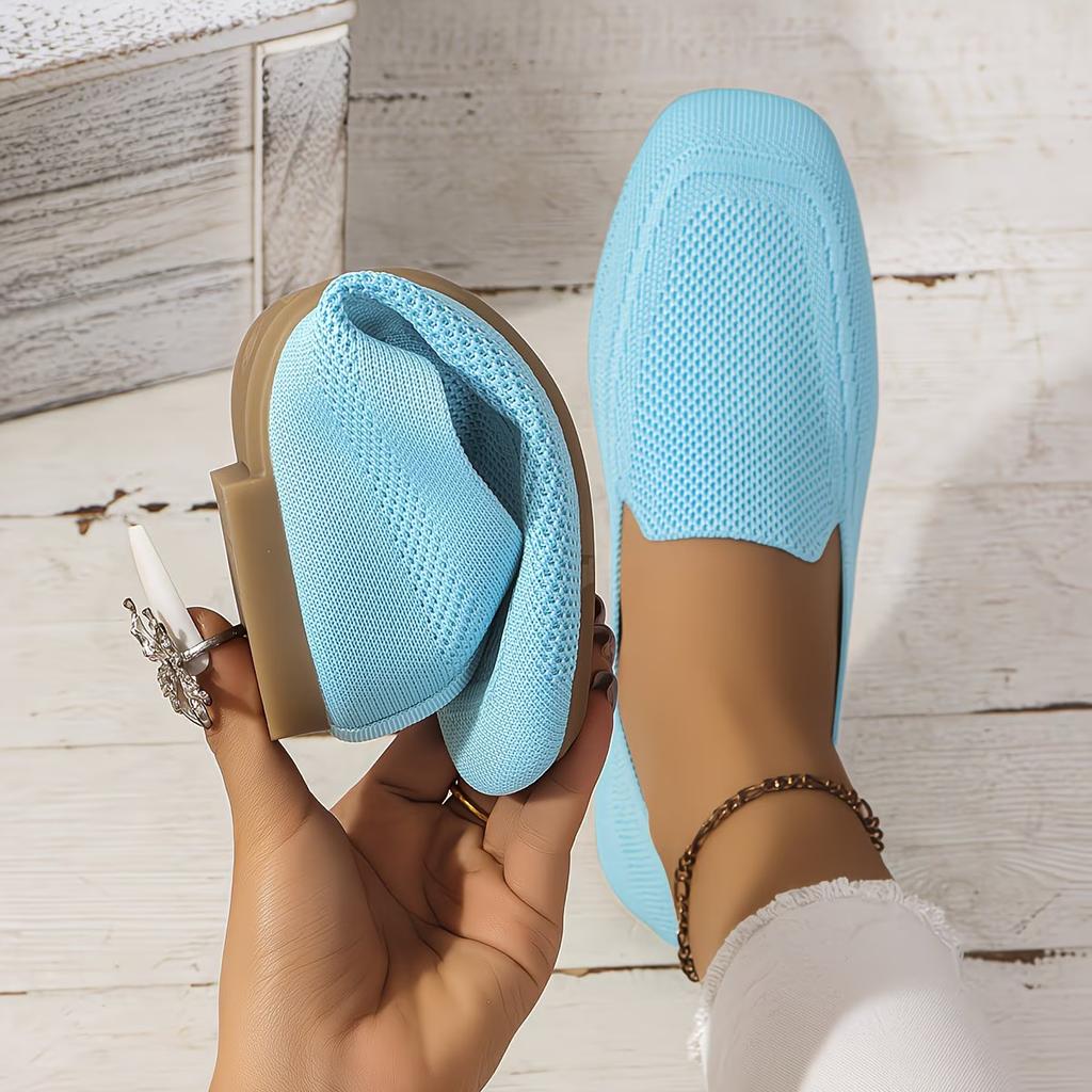 Damskor med slip-on, platta skor med fyrkantig tå och bred passform, skor med stor passform, lätta promenadskor för alla årstider, damskor