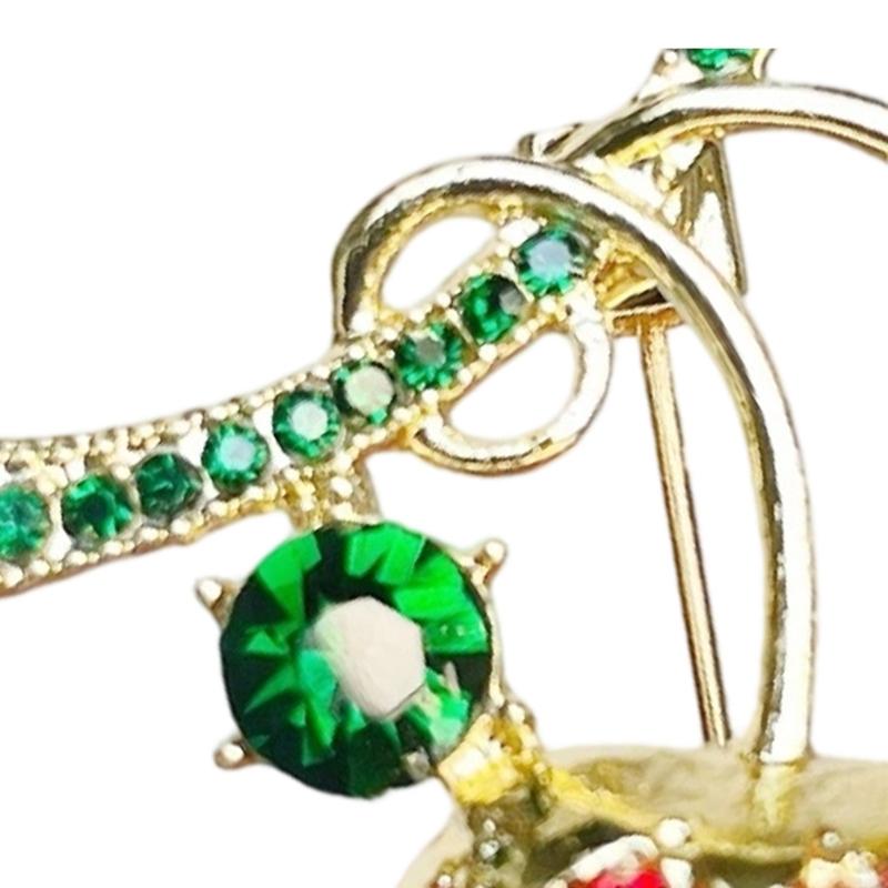 Stylish Strawberry Shaped Pin Alloy Jewelry For Daily Wear Business Event Gifts