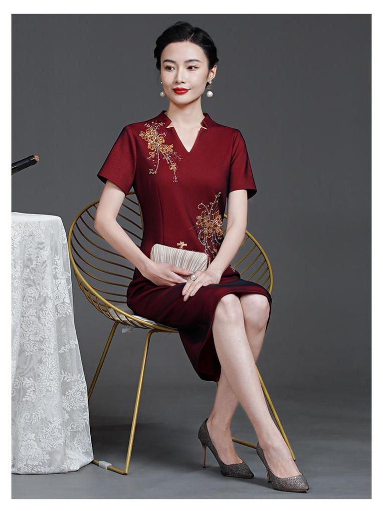 2023 Autumn Elegant Embroidered Qipao Dress for Middle-Aged and Elderly - Perfect for Weddings and Formal Events