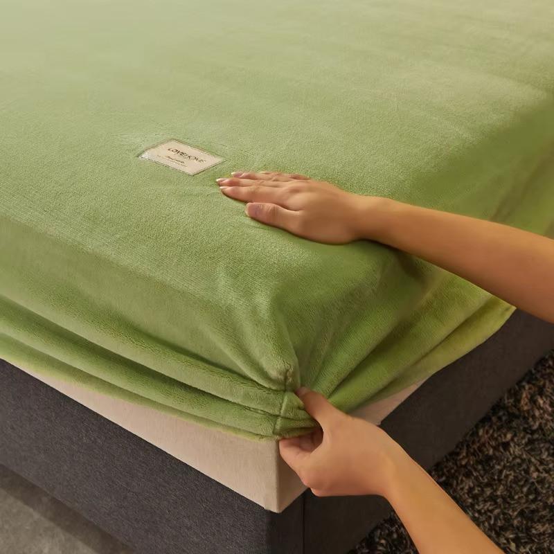 Truly Velvet Fitted Sheet Queen Luxury Super Soft Cozy Comfy Fleece Bottom with 12" Deep Pocket,Suitable for Fall Winter and Spring, No Pillowcases