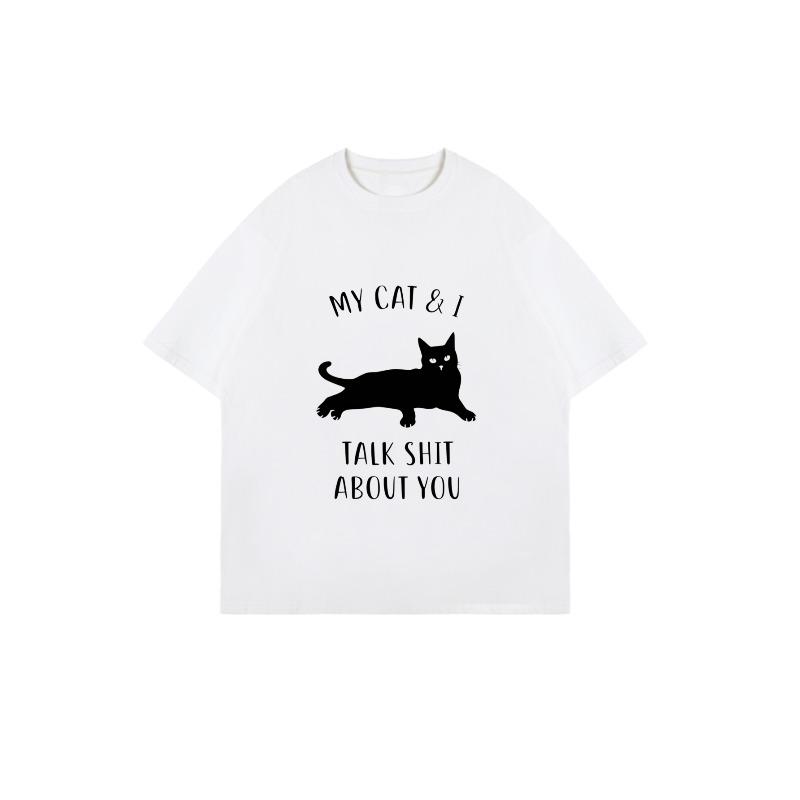 Schwarzes Oversize-T-Shirt mit Katzen-Silhouette-Print: Meine Katze und ich reden über dich. Lässige Streetwear für Damen. Fashion-Statement-Top.