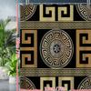 Elegantní řecký klíč sprchový závěs: Přijměte klasický zlatý design, měkkou látku a nadčasovou atmosféru pro vaši luxusní koupelnu