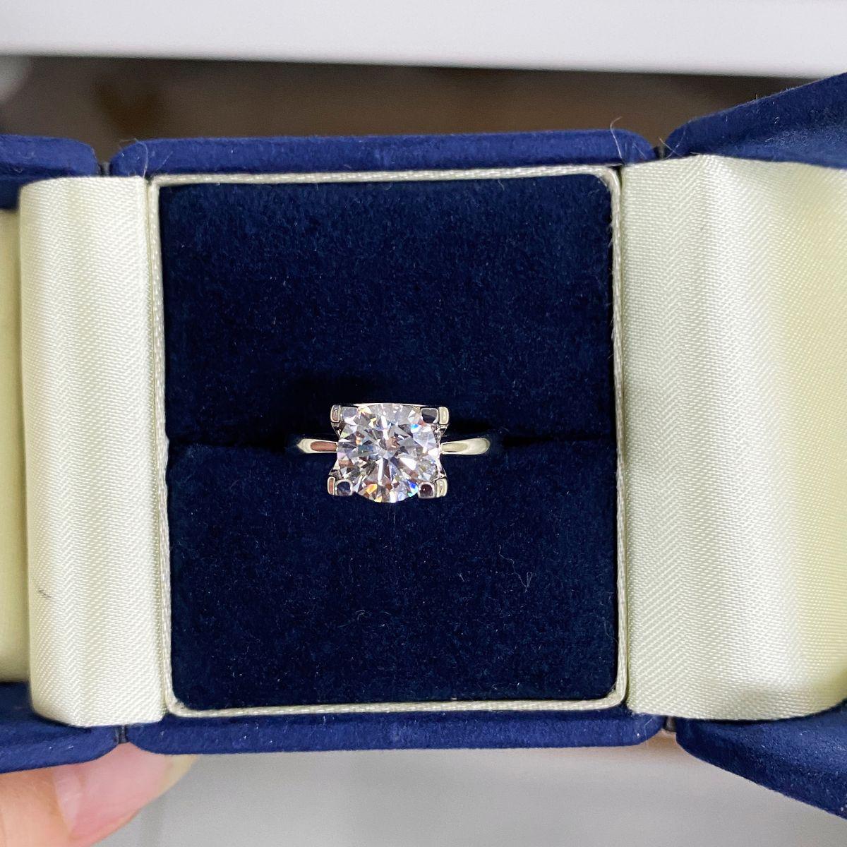 

2 Carat Classic Four-Prong Moissanite Solitaire Ring in S925 Silver, D Color Size 12