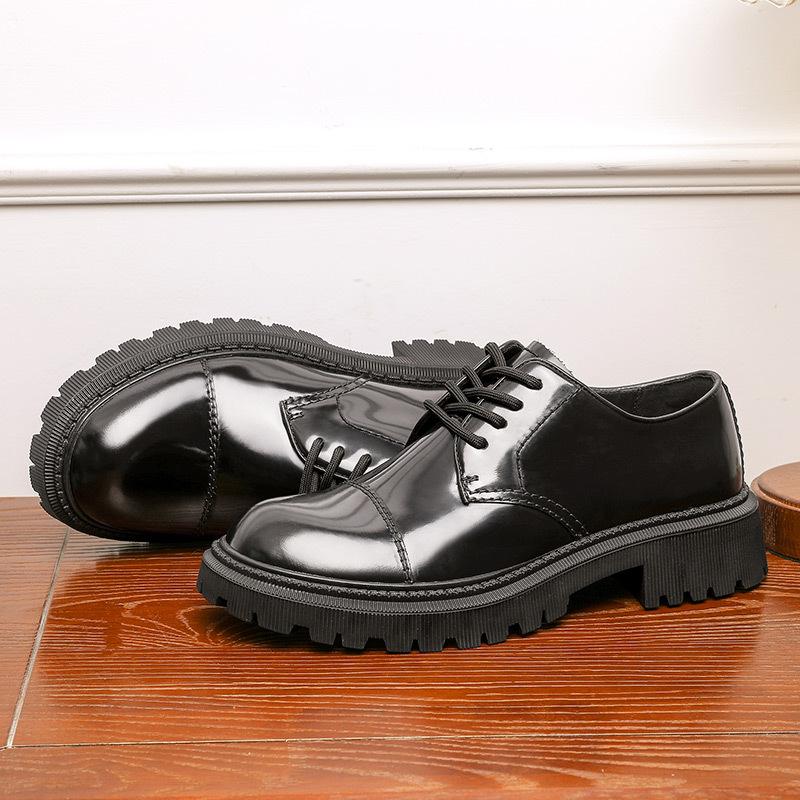 Desside je vyšší než silná podrážka boty, prodyšná a všestranná, moderní ležérní kožené boty pro muže