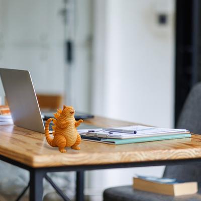 Yousheng Dinosaur Cat Figurine Mini Roaring Cat Statue Collectible Resin Cat Ornament for Home Office Desk Shelf Decoration Cat Lovers Gift
