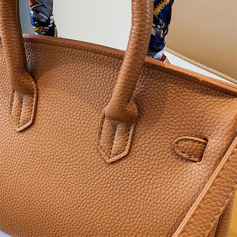 New Fashionable Lychee Pattern Lock Platinum Bag Portable Shoulder Oblique Span Women's Bag
