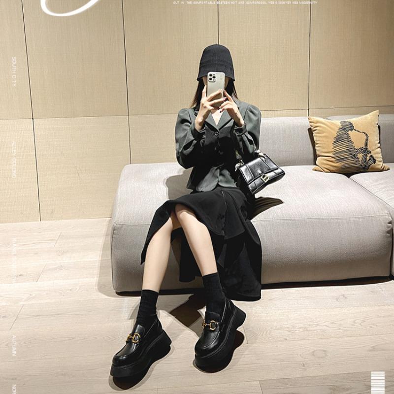 Dámské boty s tlustou podrážkou a velkou špičkou na jaře, nové malé kožené boty v britském stylu pro studentky, jednoduché boty s kovovou přezkou, černé, pro zvýšení výšky