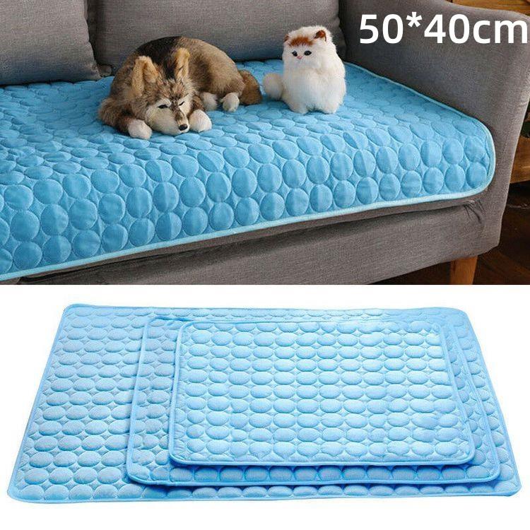 

Летний охлаждающий коврик для питомцев, подушка из ледяного шелка для собак и кошек, диван-кровать, напольный коврик, прохладная подушка для сна в жаркую погоду s 50*40cm синий