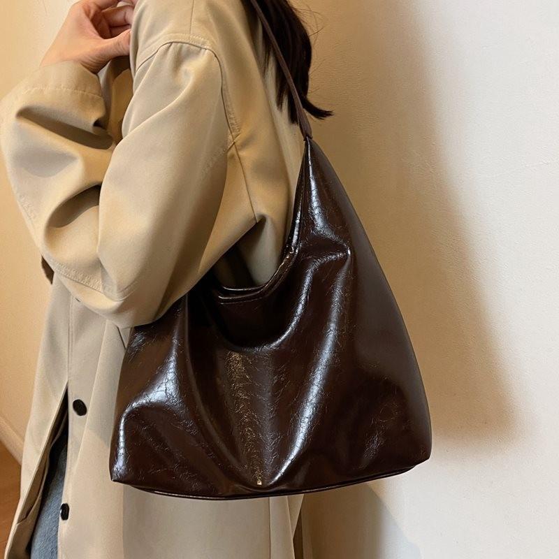 Large Capacity Red Vintage Style Shoulder Tote Bag For Women Ideal Wedding Accessory