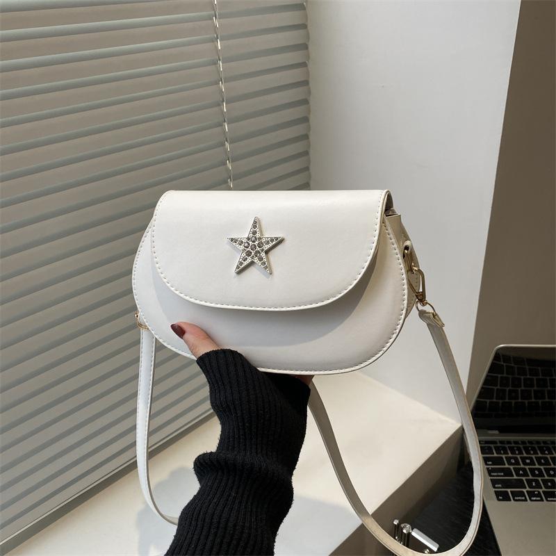 Korean version of casual fashion solid color shoulder bag women's new 2025 summer popular foreign texture niche messenger bag