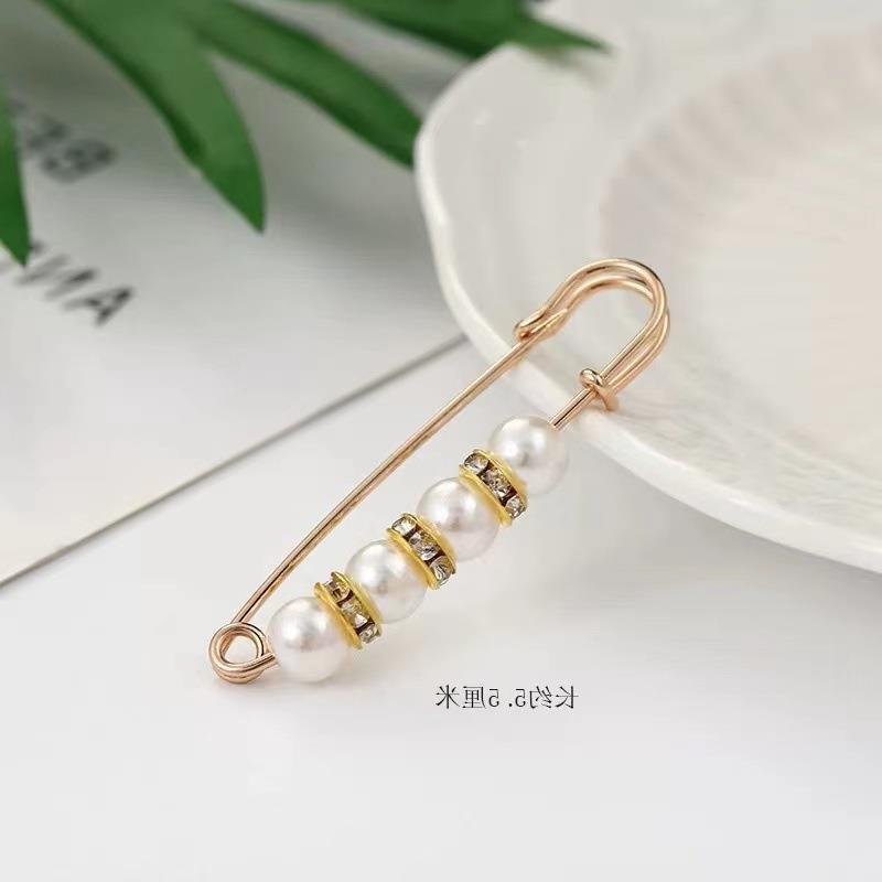 Waist Pin Accessory Brooch for Adjusting Clothing Fit and Preventing Exposure