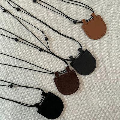 Vielseitige Mini-Halbmondtasche Verstellbare Halskette für Frauen Mädchen Personalisierte Kleine Tasche Anhänger Pulloverkette Geschenke