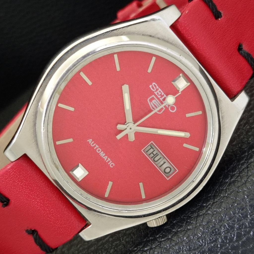 VINTAGE SEIKO 5 AUTOMATIC 7009A JAPAN MENS RED COLOR DIAL WATCH A701512-5 R206b-a701512