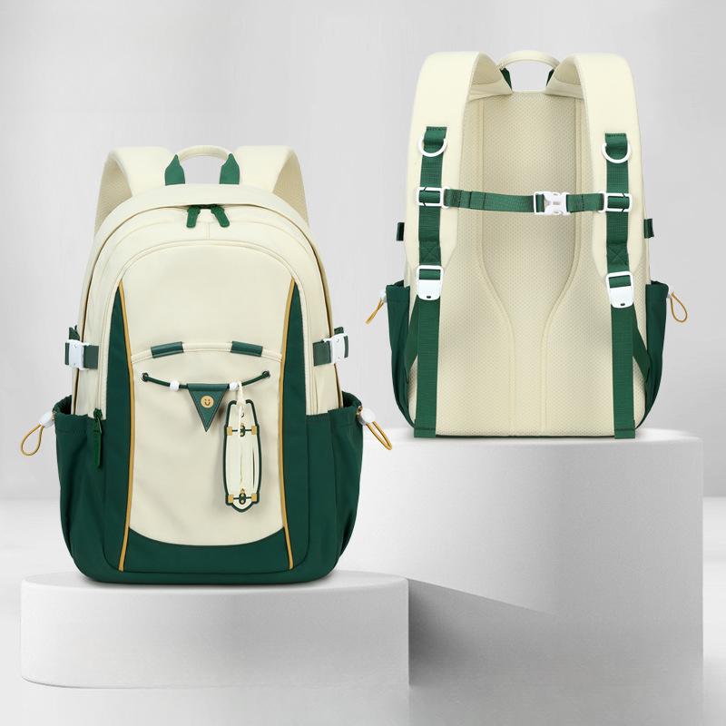 A Large-capacity Backrest Backpack for Girls In Grades Three To Six of Primary School To Protect The Spine and Reduce The Burden