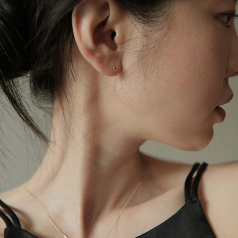 modernlike 14k chubby heart piercing