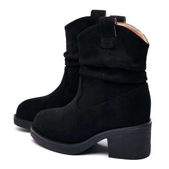 Raised Medium Tube High Heel Piled Boots Women's 2025 Autumn and Winter New Thick Heel Versatile Small Short Boots Western Boots