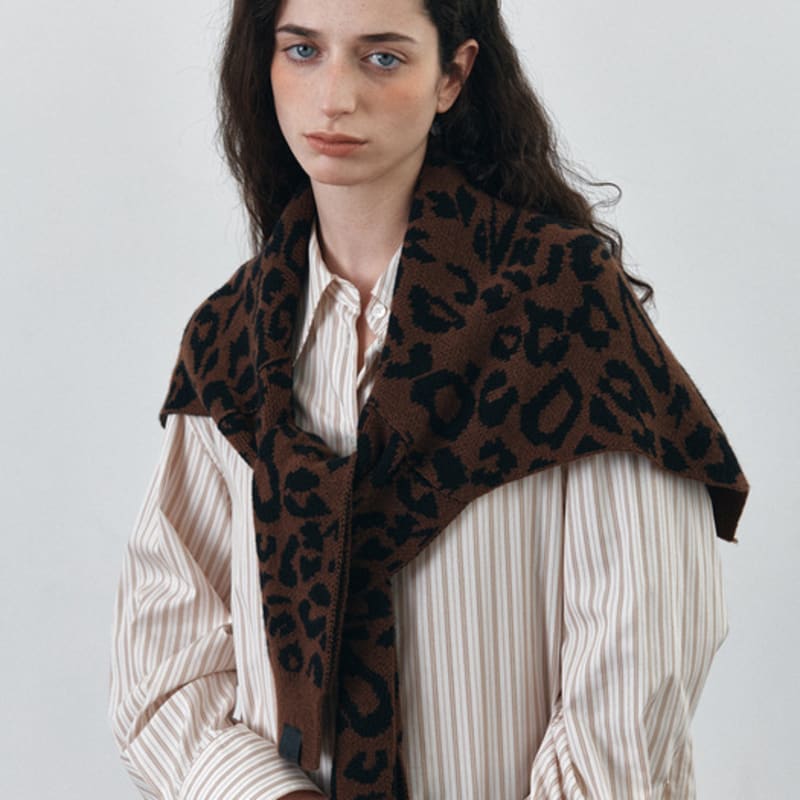 HACIE wool BLENDED LEOPARD SHAWL MUFFLER [MOCHA]