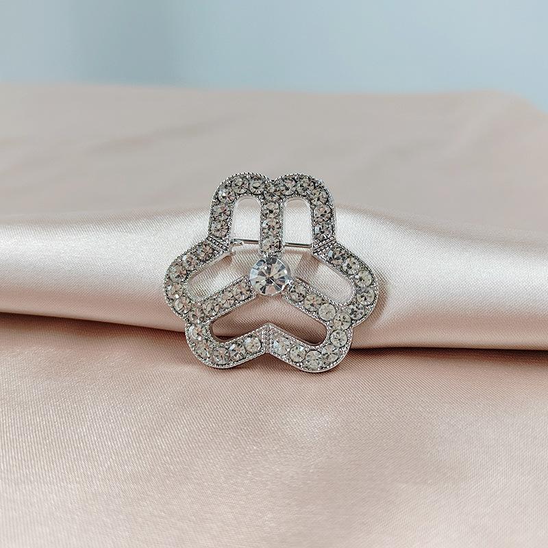 

Эмблема женской федерации Брошь Женская федерация Стразы Бриллиантовый корсаж Простая атмосфера Брошь-булавка Логотип Аксессуары серебряный