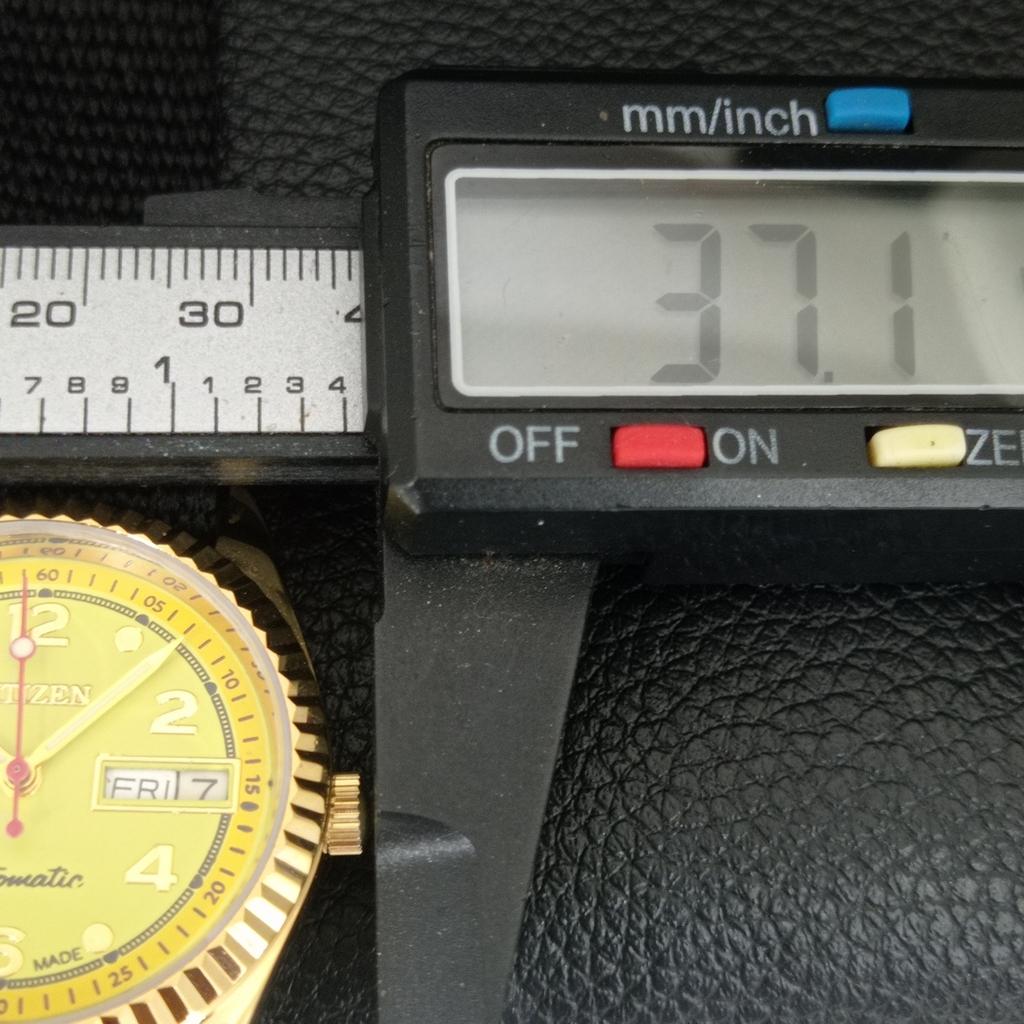 VINTAGE REFURBISHED CITIZEN AUTOMATIC JAPAN MENS YELLOW DIAL WATCH a445347-1