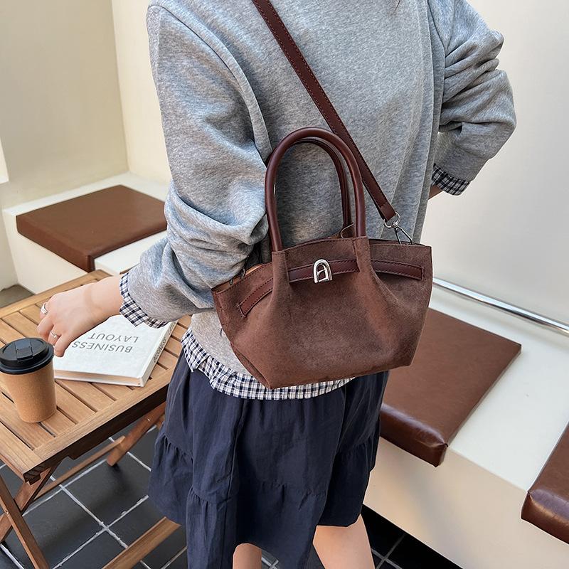 Today's Popular Bags, New Autumn and Winter Matte Niche Shoulder Bags, Versatile Messenger Bucket Bags
