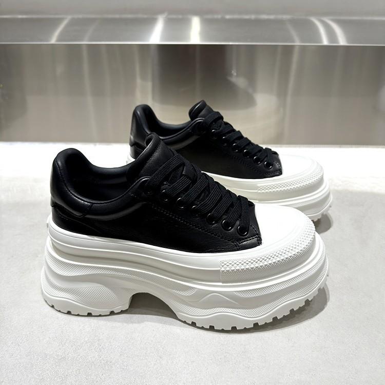 Bărbat mic crește în înălțime 8cm McQueen pantofi albi mici platformă și pantofi de tată ușori 2025 nou toamnă și iarnă piele pantofi casual de damă